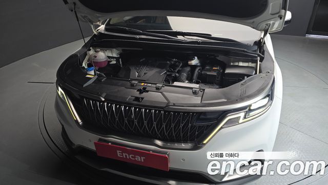 Kia Canival 2023 — photo 6
