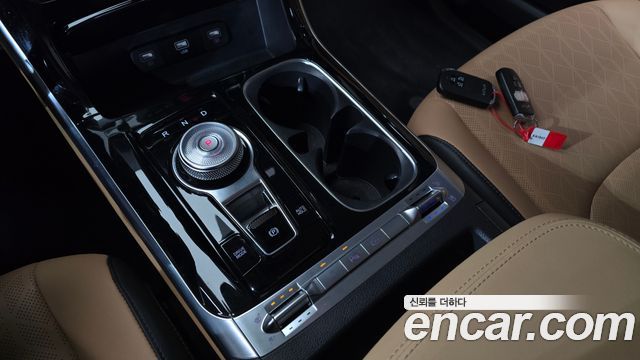 Kia Canival 2023 — photo 9