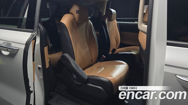 Kia Canival 2023 — photo 12
