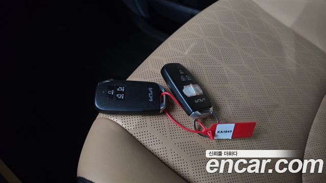 Kia Canival 2023 — photo 19