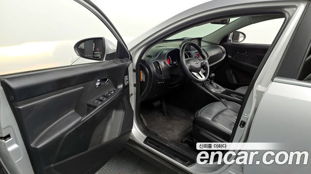 Kia Sportage 2011 — photo 13