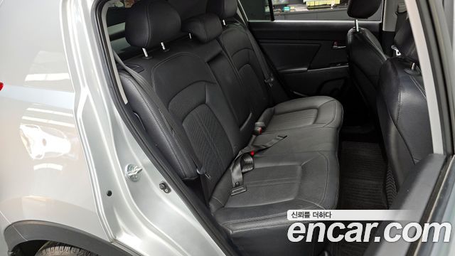 Kia Sportage 2011 — photo 18