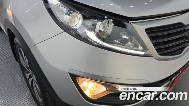 Kia Sportage 2011 — photo 8