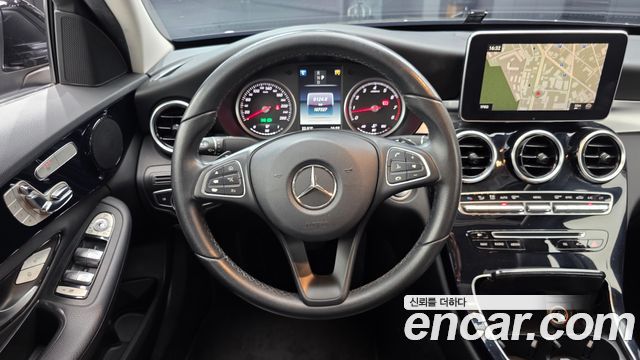 Mercedes-Benz C-Class 2017 — photo 18