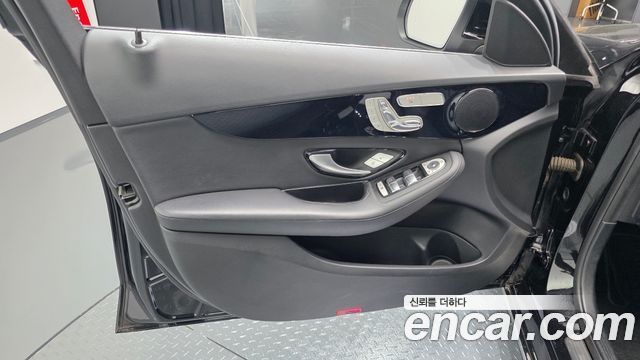 Mercedes-Benz C-Class 2017 — photo 13
