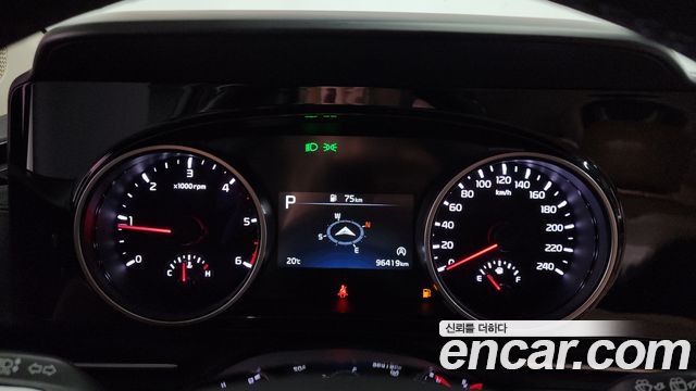 Kia Canival 2022 — photo 11