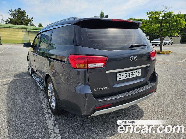 Kia Canival 2016 — photo 4