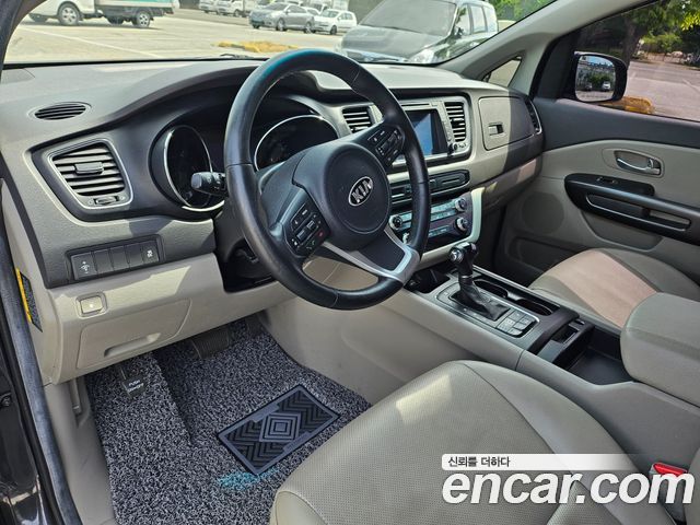 Kia Canival 2016 — photo 8