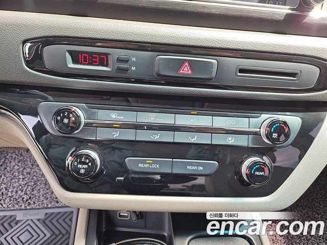 Kia Canival 2016 — photo 12