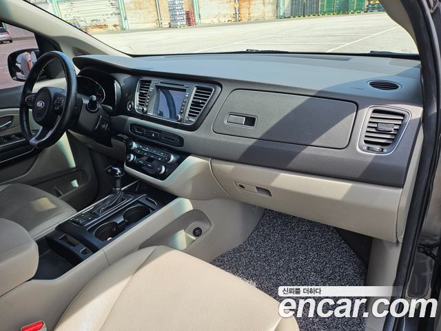 Kia Canival 2016 — photo 19