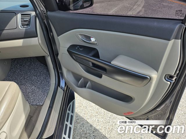 Kia Canival 2016 — photo 20