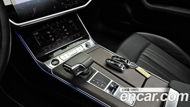 Audi A7 2022 — photo 12