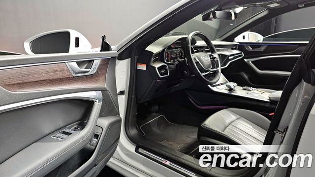 Audi A7 2022 — photo 13