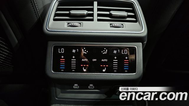 Audi A7 2022 — photo 25