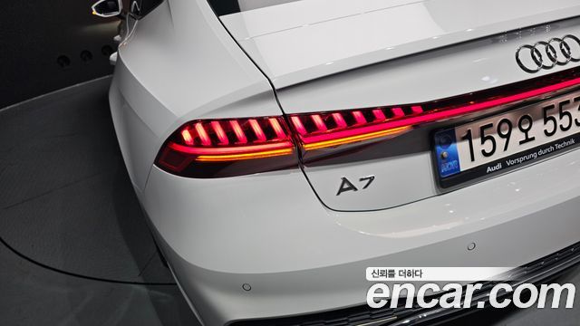 Audi A7 2022 — photo 9