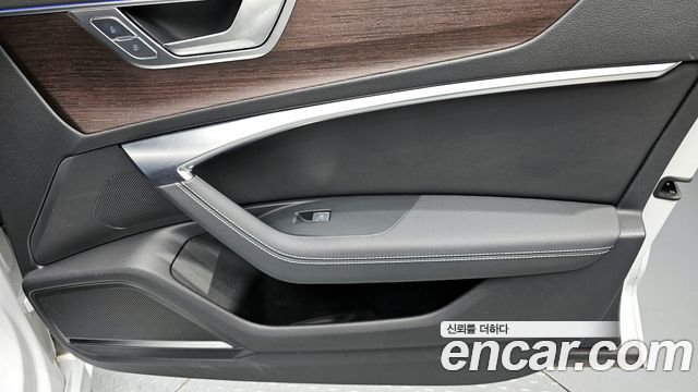 Audi A7 2022 — photo 15