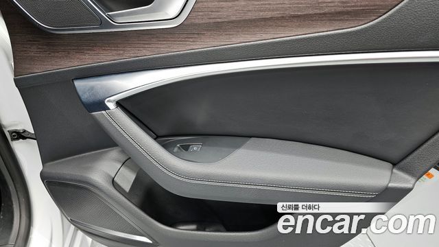 Audi A7 2022 — photo 29