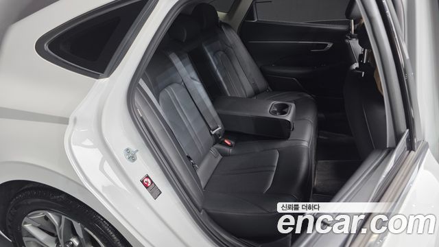 Hyundai Sonata 2020 — photo 16