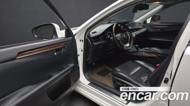 Lexus ES 2014 — photo 10