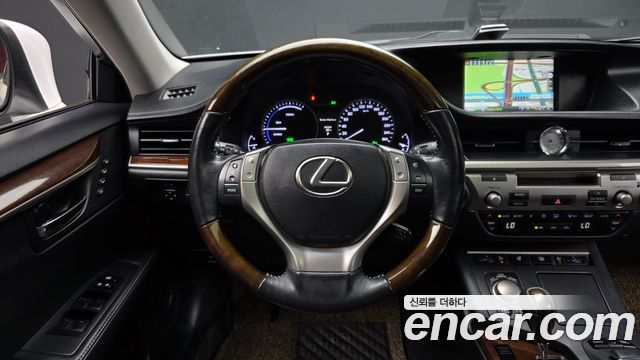 Lexus ES 2014 — photo 12