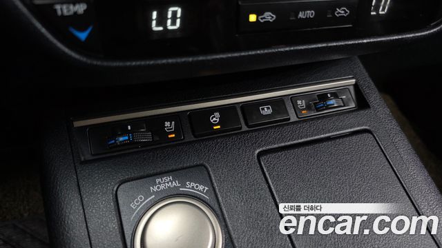 Lexus ES 2014 — photo 17