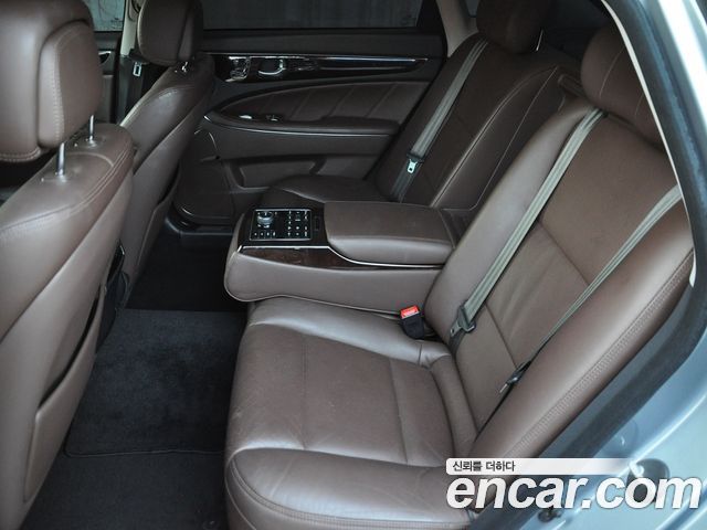 Hyundai Equus 2014 — photo 11