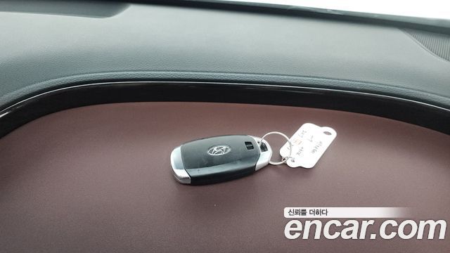 Hyundai Santafe 2019 — photo 21