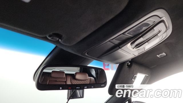 Hyundai Santafe 2019 — photo 38
