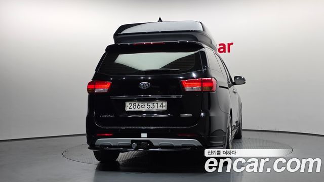 Kia Canival 2016 — photo 4