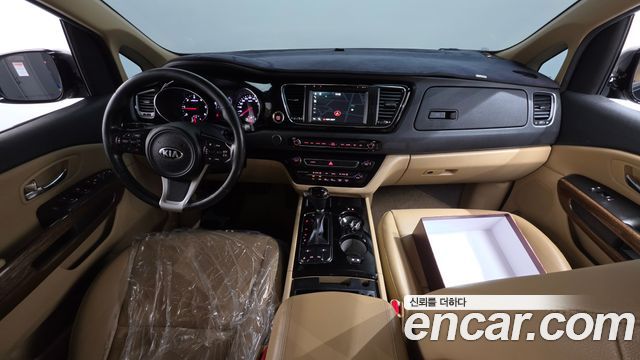 Kia Canival 2016 — photo 7