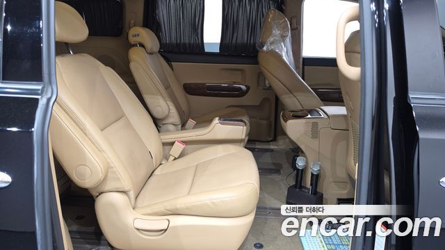 Kia Canival 2016 — photo 11