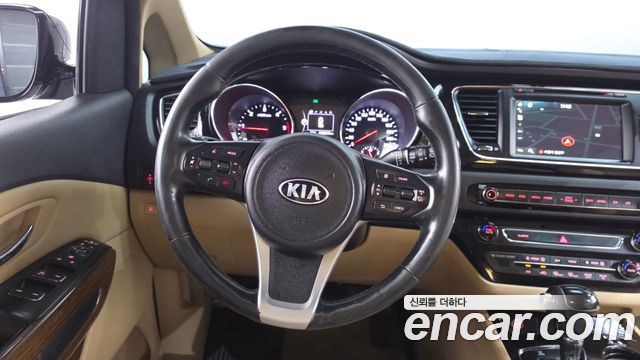 Kia Canival 2016 — photo 13