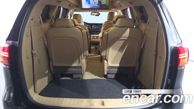 Kia Canival 2016 — photo 20
