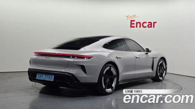 Porsche Taycan 2025 — photo 2