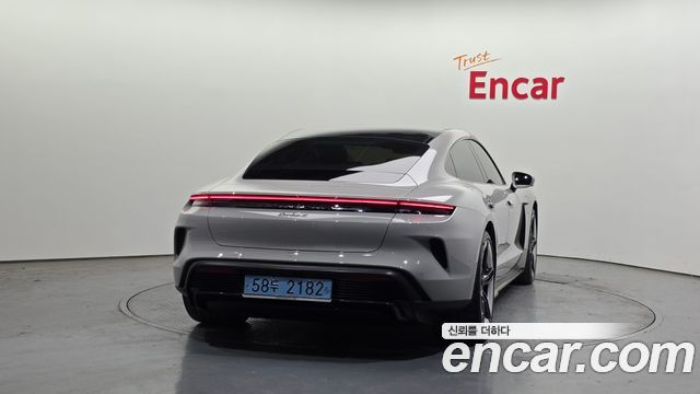 Porsche Taycan 2025 — photo 4