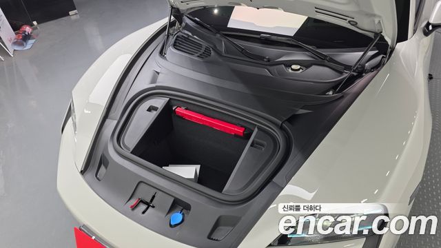 Porsche Taycan 2025 — photo 6