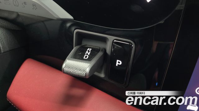 Porsche Taycan 2025 — photo 9