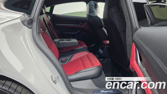 Porsche Taycan 2025 — photo 12