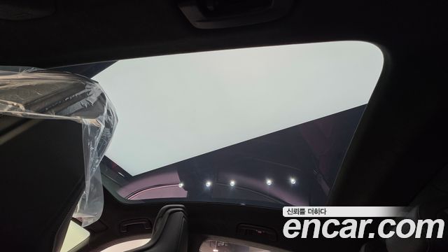 Porsche Taycan 2025 — photo 18