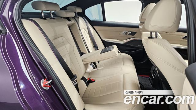 BMW 3-Series 2021 — photo 18