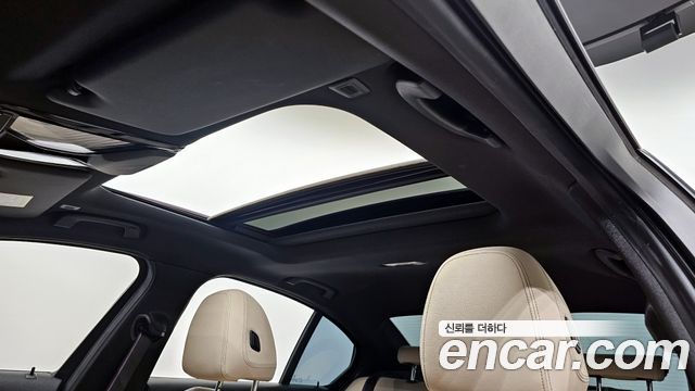 BMW 3-Series 2021 — photo 24