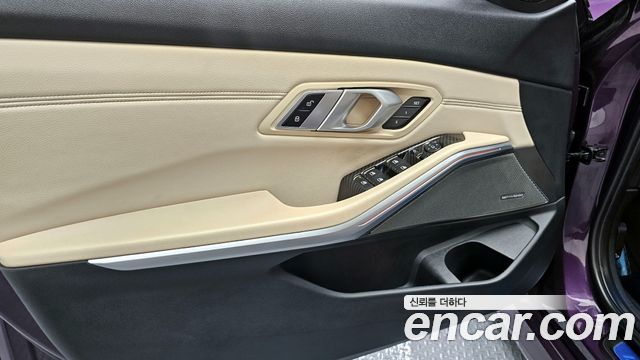 BMW 3-Series 2021 — photo 14