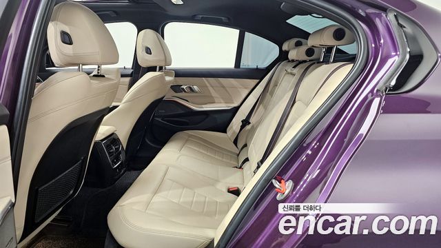 BMW 3-Series 2021 — photo 16