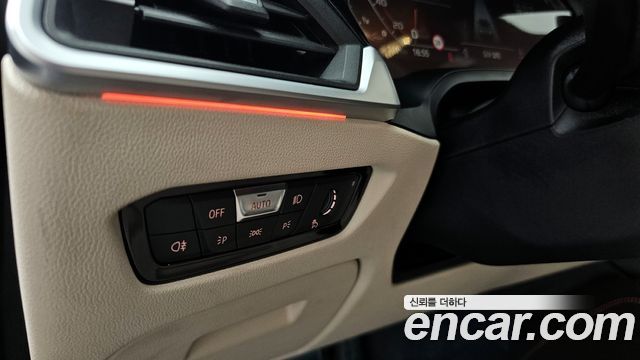BMW 3-Series 2021 — photo 30