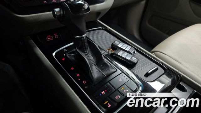 Kia Canival 2015 — photo 12