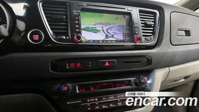 Kia Canival 2015 — photo 19