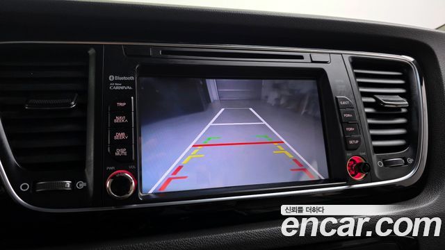 Kia Canival 2015 — photo 20