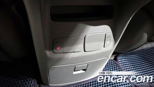 Kia Canival 2015 — photo 22