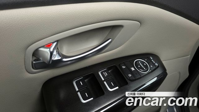 Kia Canival 2015 — photo 25