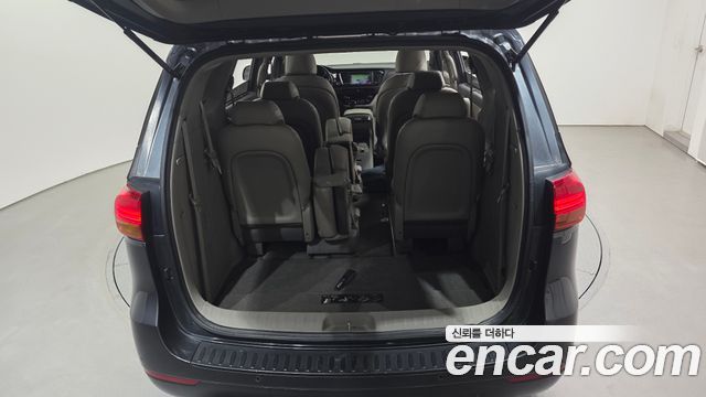 Kia Canival 2015 — photo 30